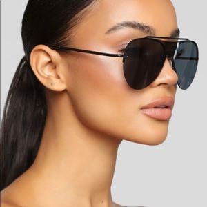 Black Aviator Sunglasses 😎